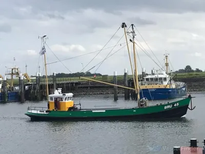 Steel Motorboat fishing trawler 2304 Photo 35