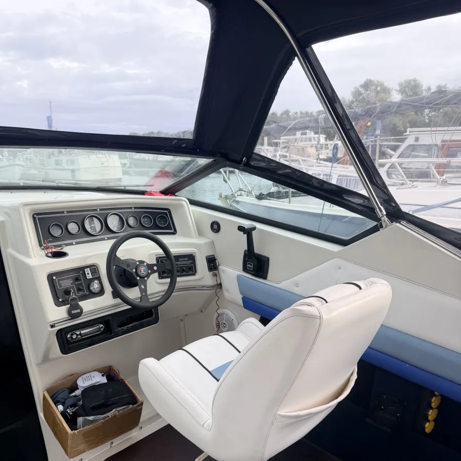 Polyester Bateau rapide Wellcraft 233 Eclipse