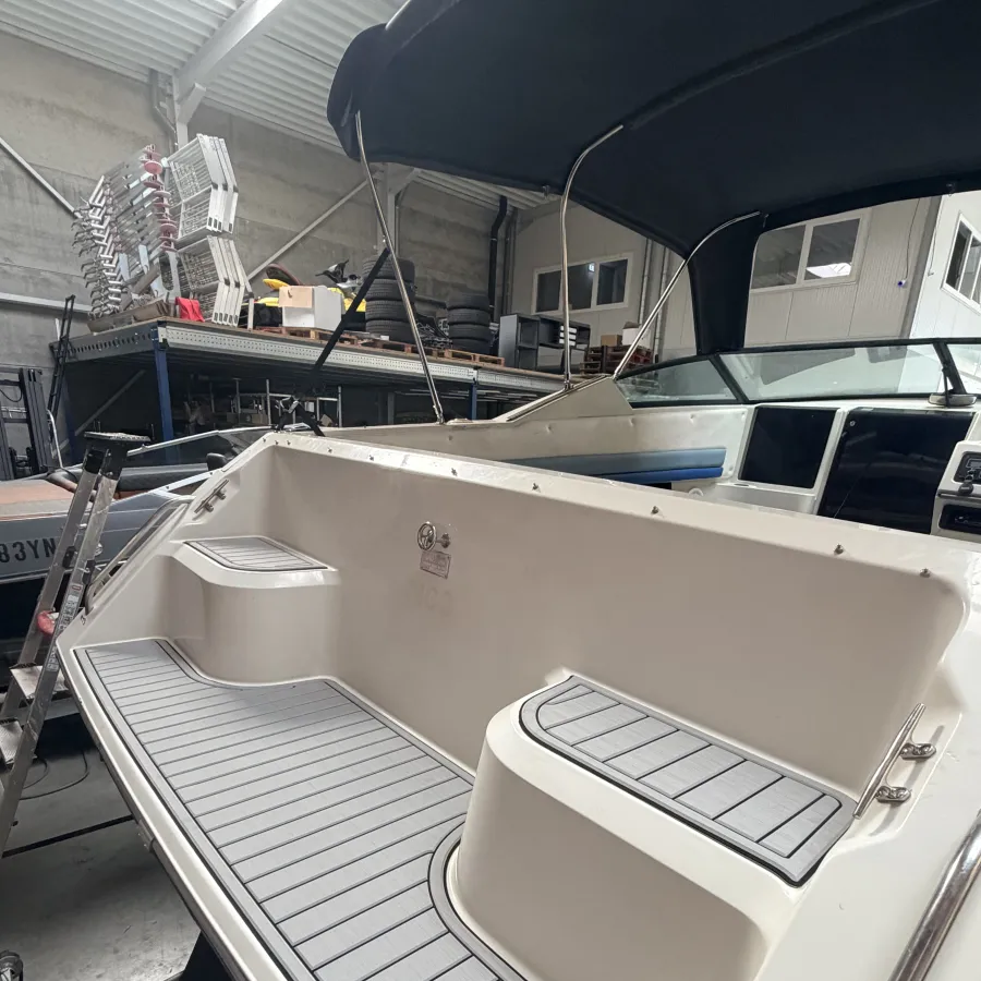 Polyester Bateau rapide Wellcraft 233 Eclipse