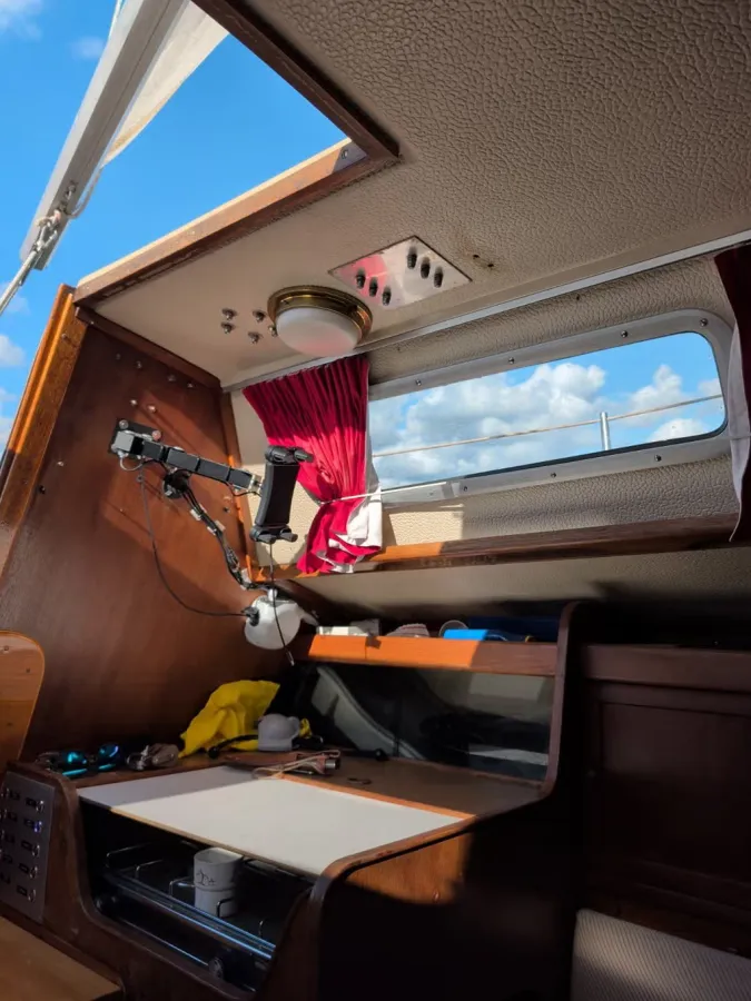 Polyester Sailboat Granada 27