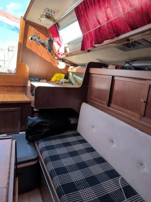 Polyester Sailboat Granada 27 Photo 11