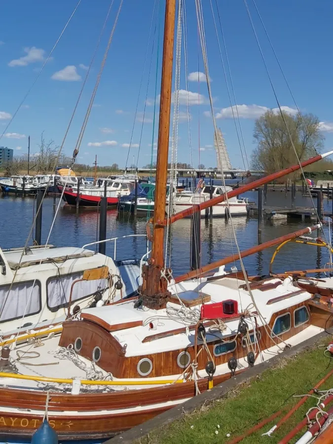 Wood Sailboat Hugh McLean & Sons Ltd Gaffelsloep