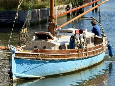 Wood Sailboat Hugh McLean & Sons Ltd Gaffelsloep Photo 12