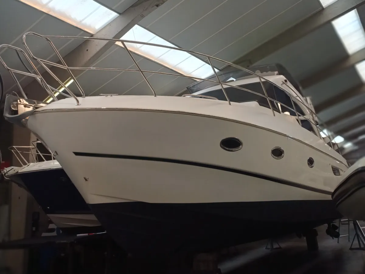 Polyester Bateau à moteur Galeon 390 FLY