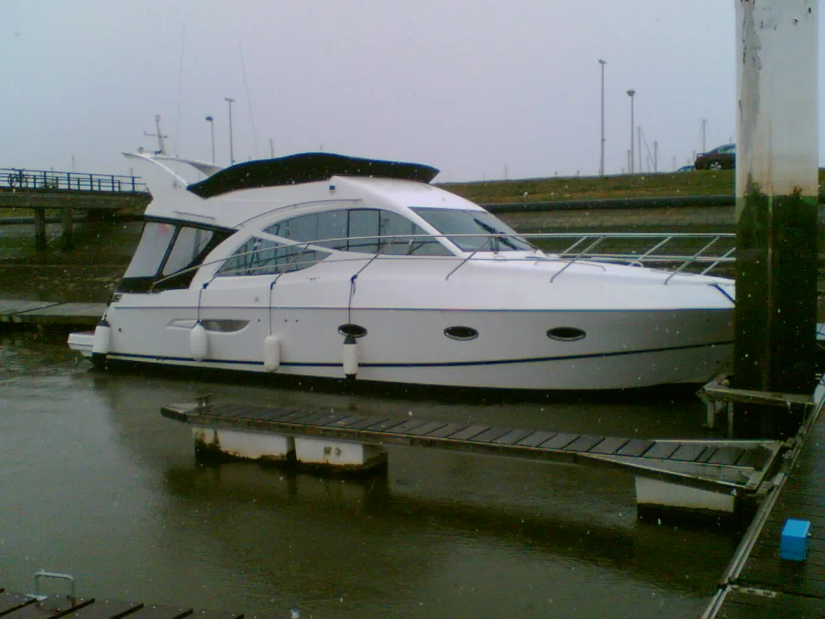 Polyester Bateau à moteur Galeon 390 FLY