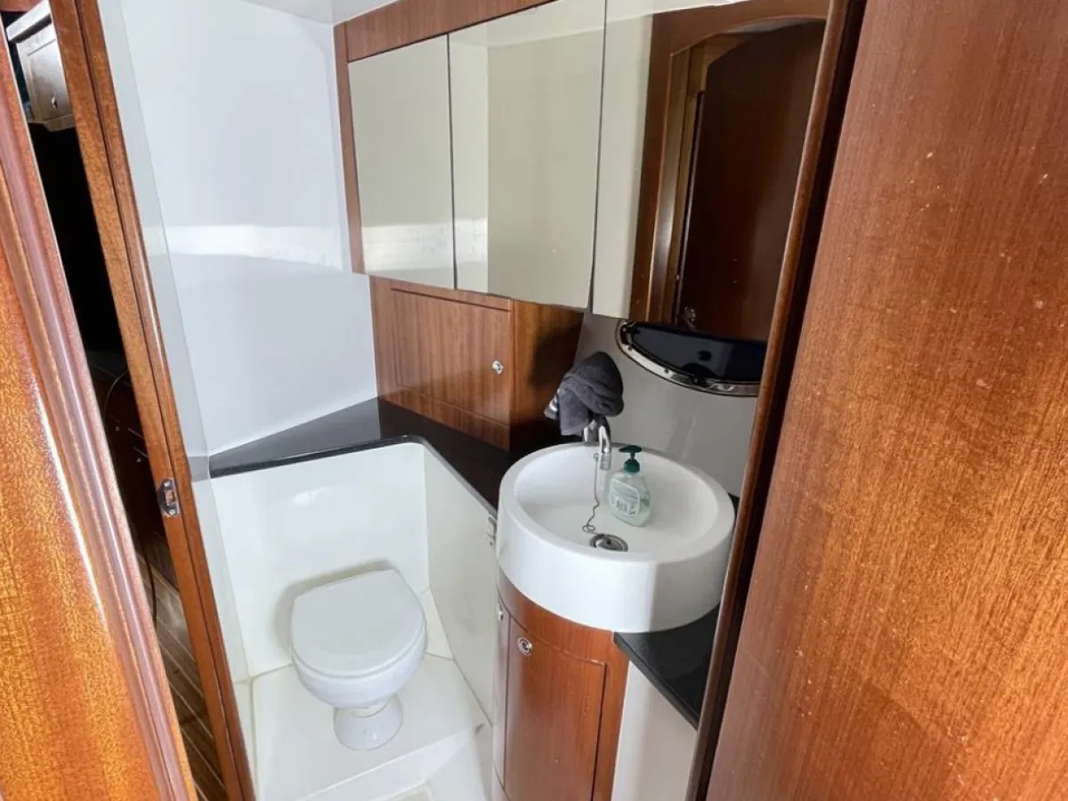 Polyester Bateau à moteur Galeon 390 FLY