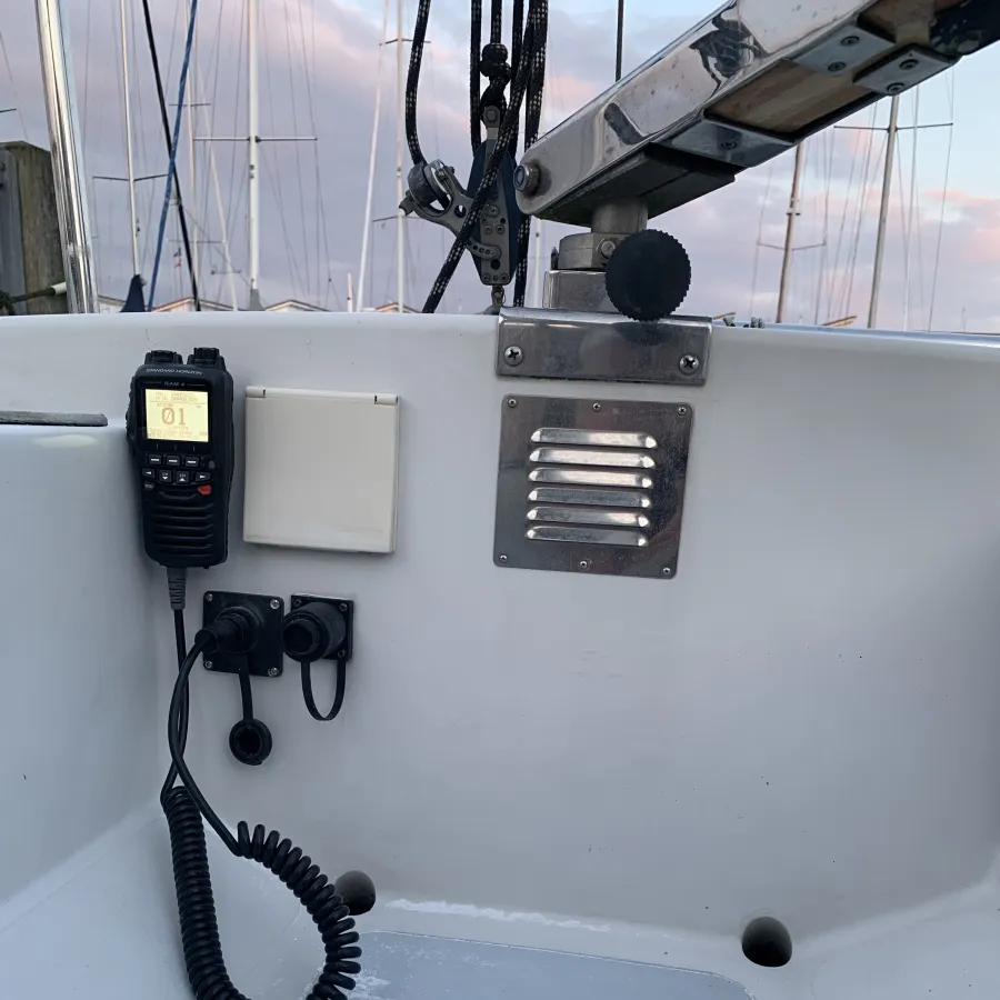 Polyester Voilier Winner 950