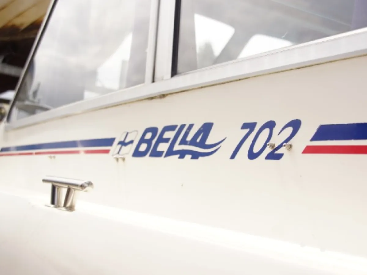 Polyester Motorboot Bella 702