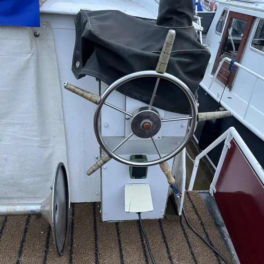 Acier Bateau à moteur Succeskruiser 900