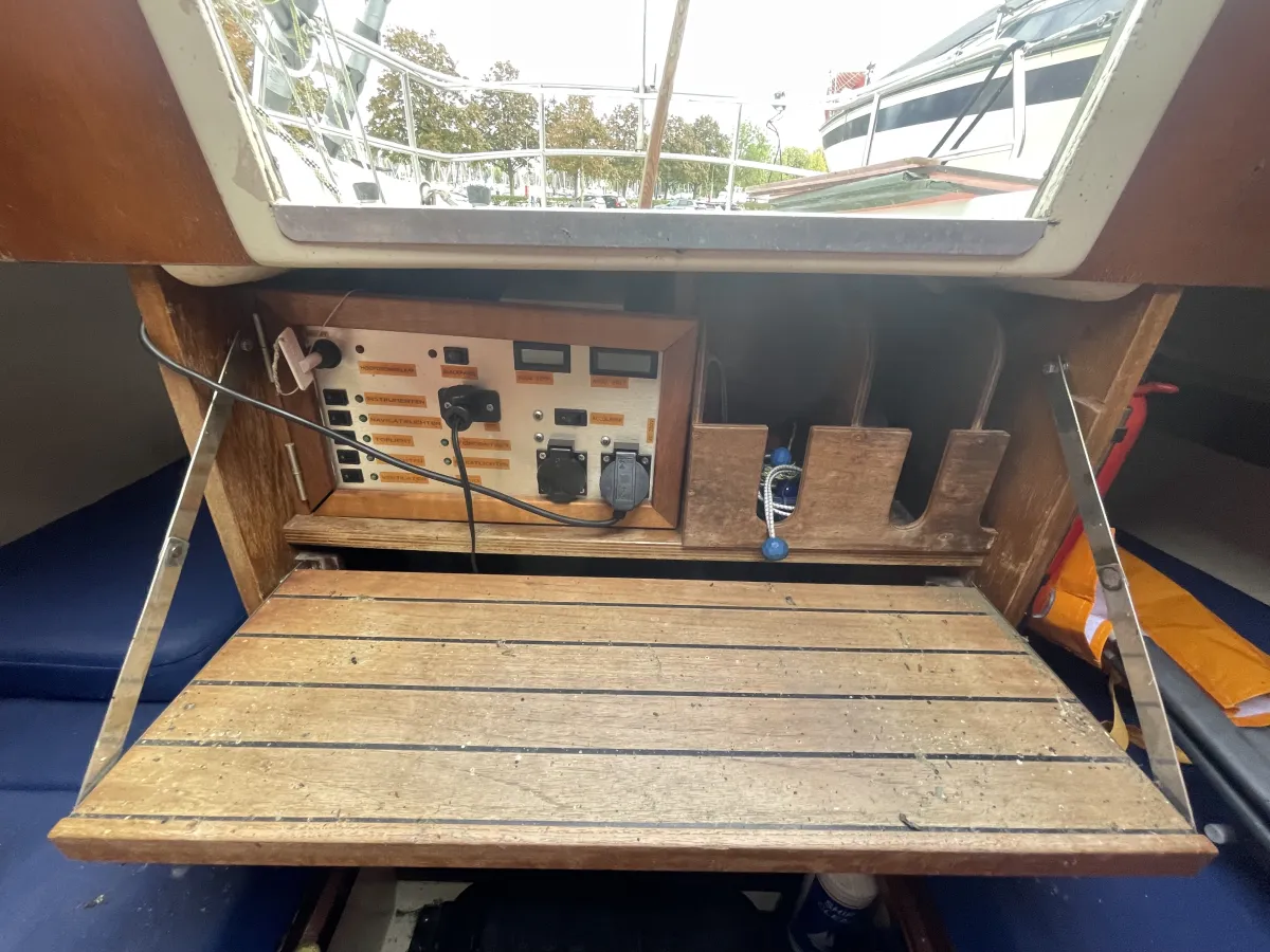 Polyester Sailboat Compromis 720