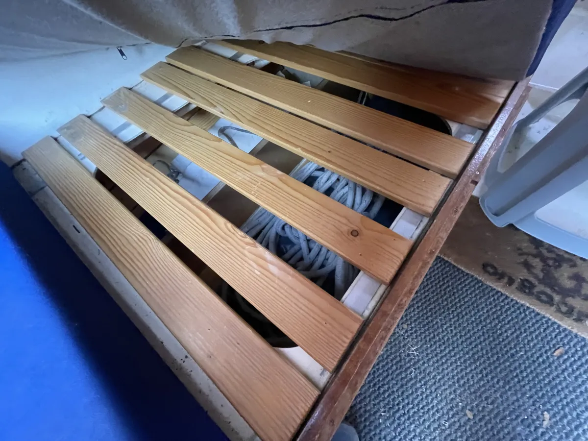 Polyester Sailboat Compromis 720