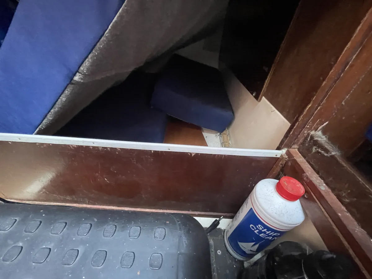 Polyester Sailboat Compromis 720