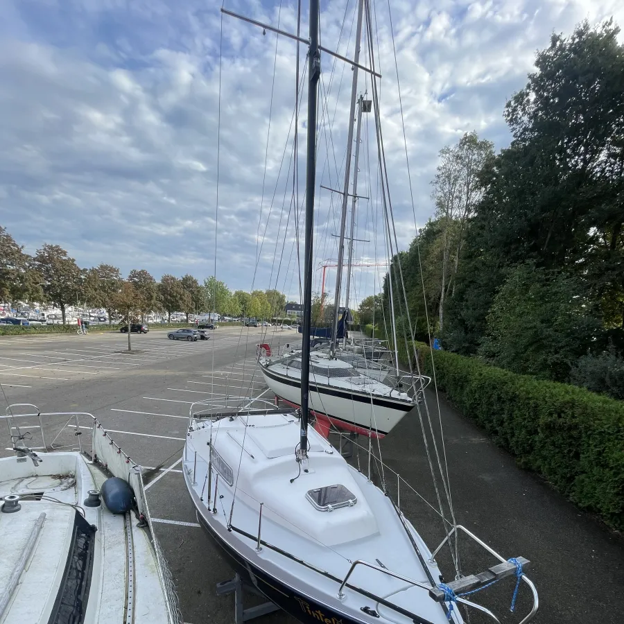 Polyester Sailboat Compromis 720