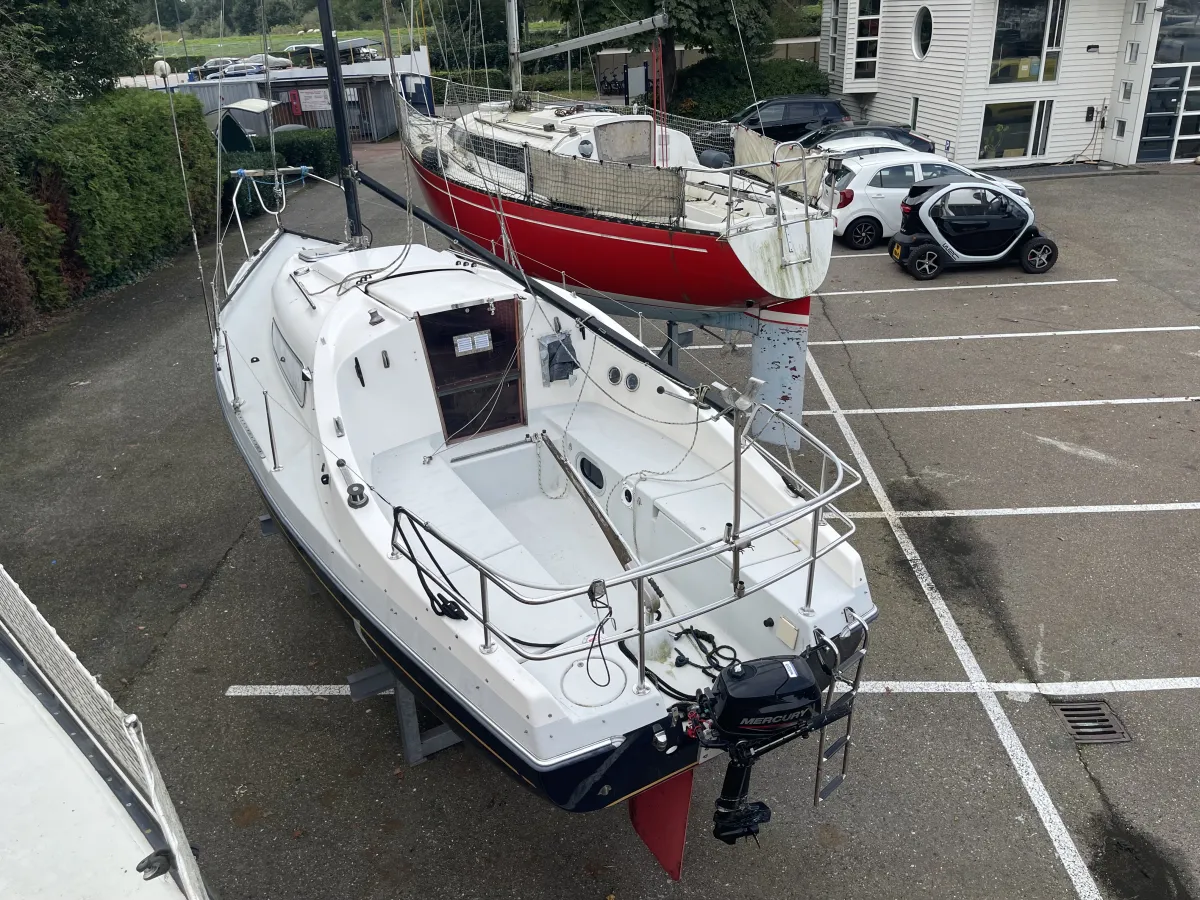 Polyester Sailboat Compromis 720