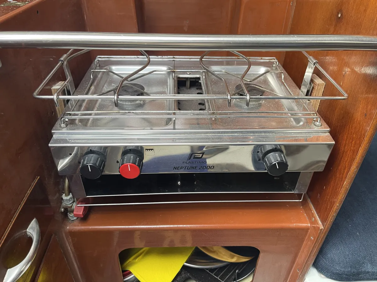 Polyester Sailboat Standfast Loper 27