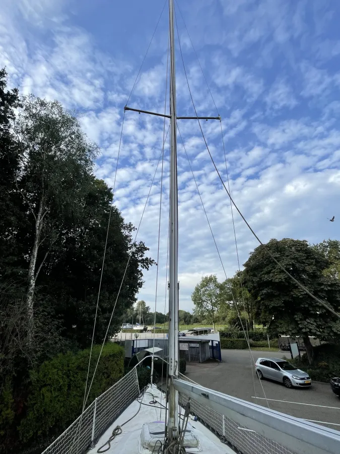 Polyester Sailboat Standfast Loper 27