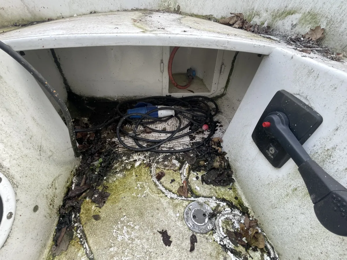 Polyester Sailboat Standfast Loper 27