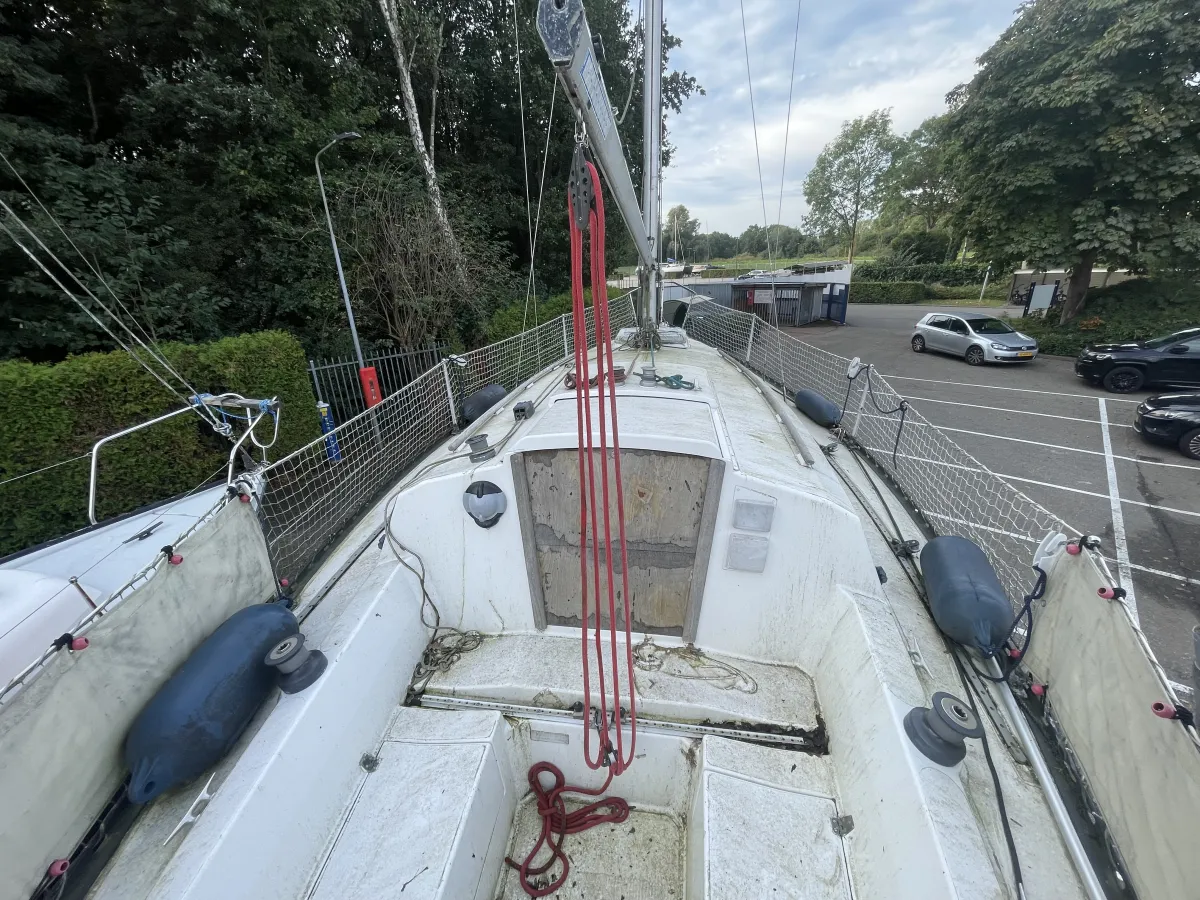 Polyester Sailboat Standfast Loper 27