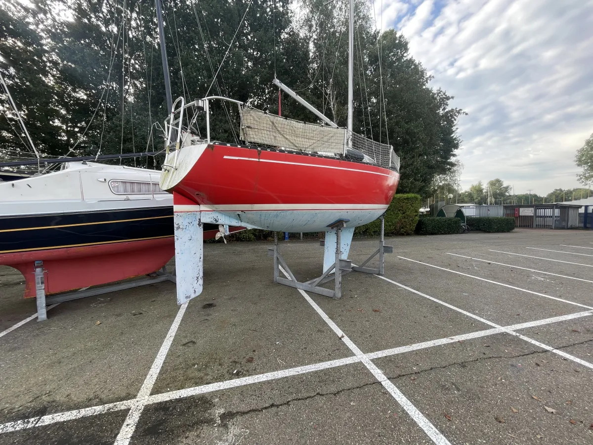 Polyester Sailboat Standfast Loper 27