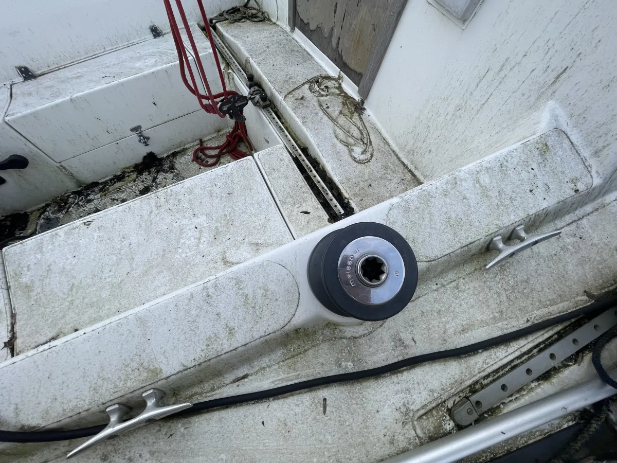 Polyester Sailboat Standfast Loper 27
