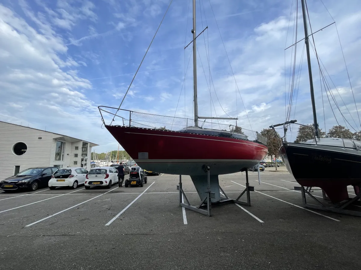 Polyester Sailboat Standfast Loper 27