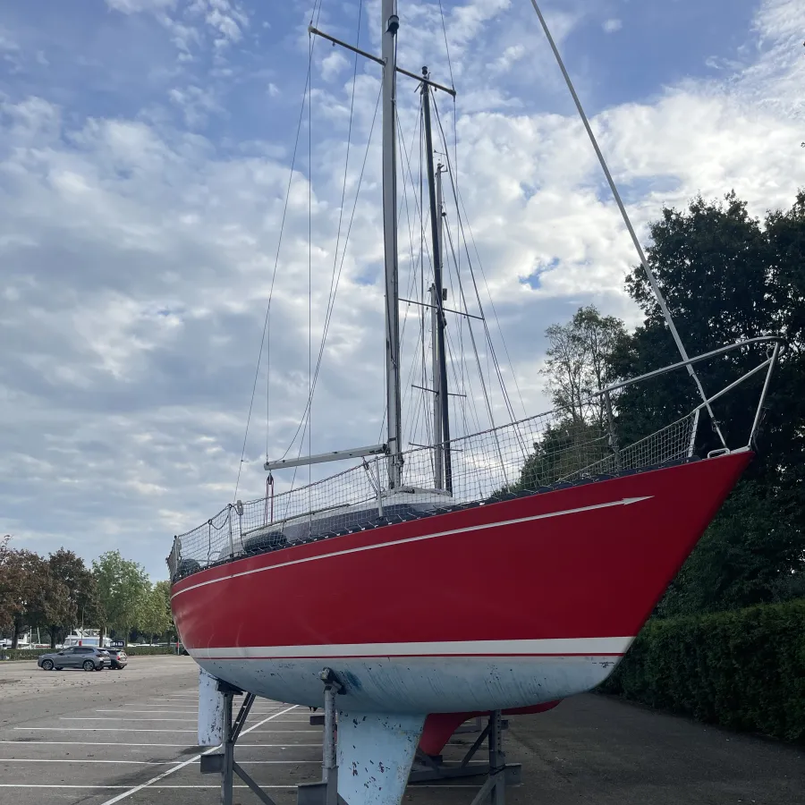 Polyester Sailboat Standfast Loper 27