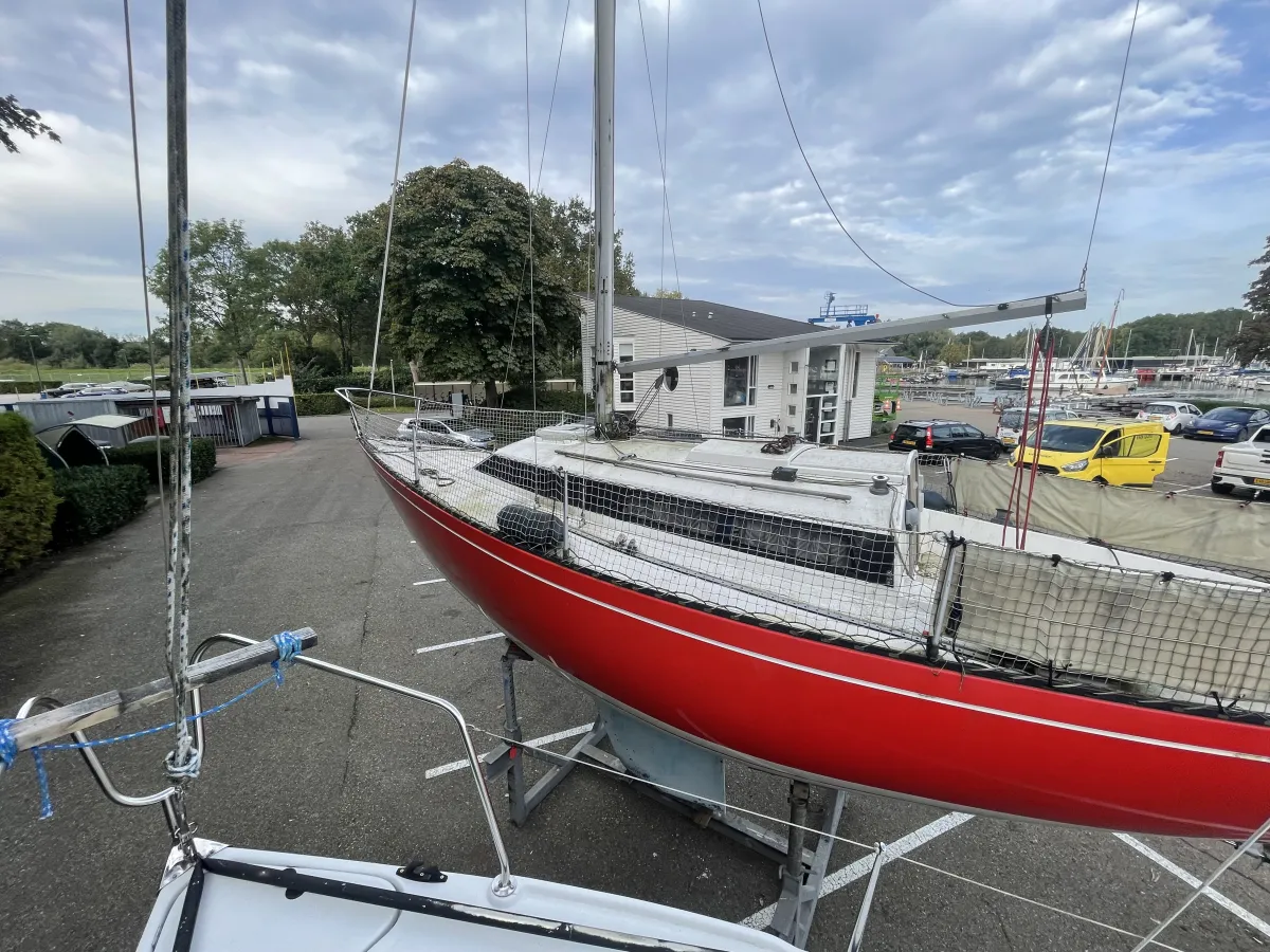 Polyester Sailboat Standfast Loper 27