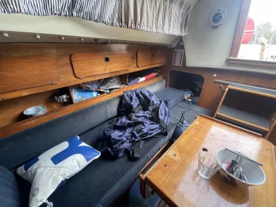 Polyester Sailboat Friendship 26 Photo 10