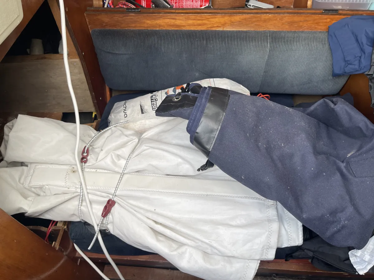 Polyester Sailboat Friendship 26