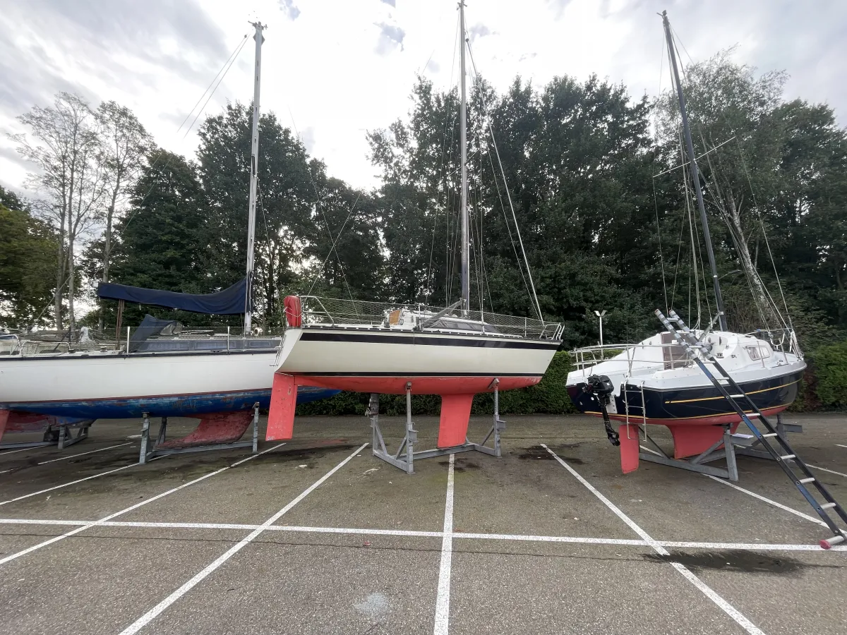 Polyester Sailboat Friendship 26