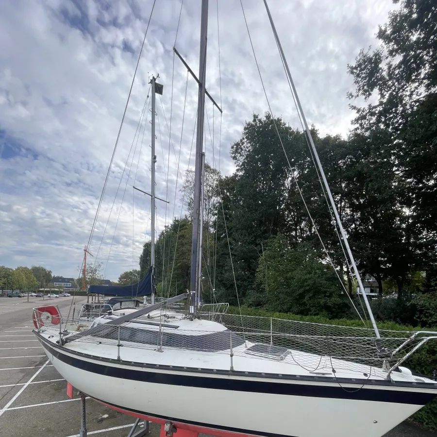 Polyester Sailboat Friendship 26