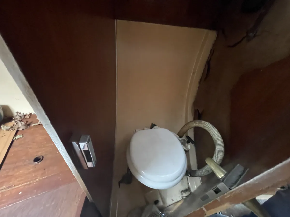Polyester Sailboat Dufour 2800