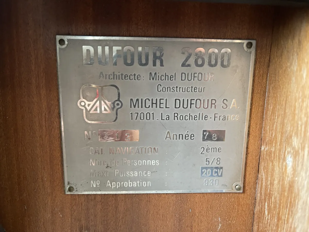 Polyester Sailboat Dufour 2800