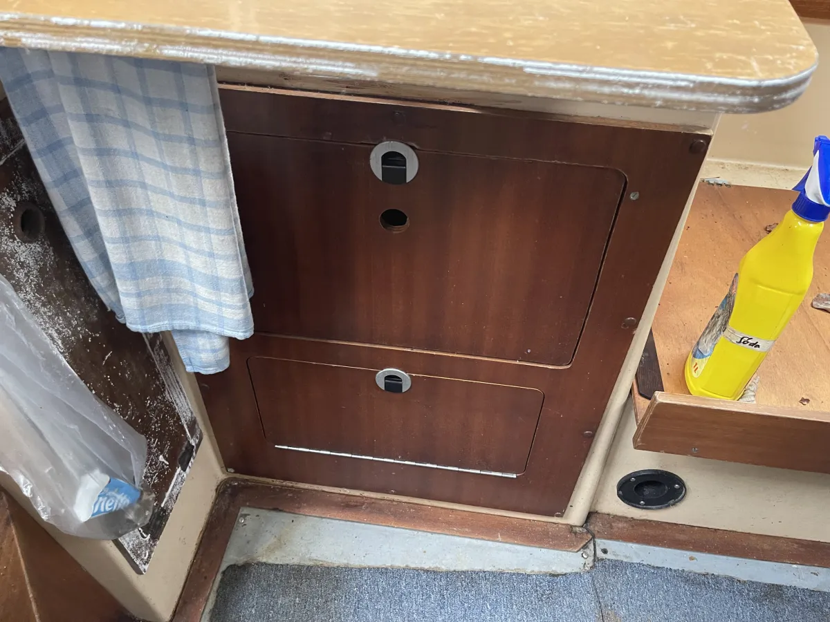 Polyester Sailboat Dufour 2800
