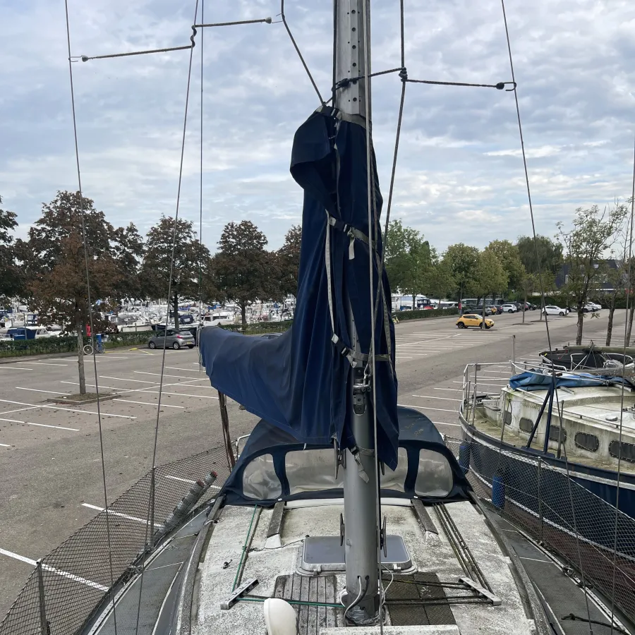 Polyester Sailboat Dufour 2800