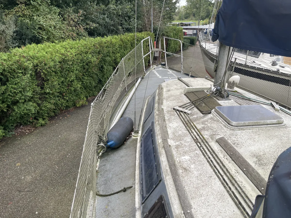 Polyester Sailboat Dufour 2800
