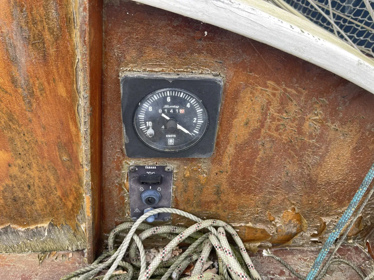 Wood Sailboat Waarschip 725