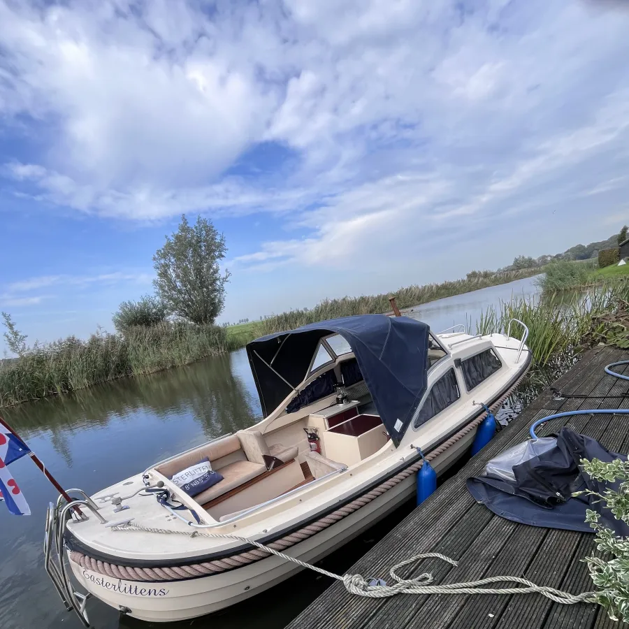 Polyester Bateau à moteur Troll 700