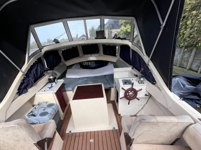 Polyester Bateau à moteur Troll 700 Photo 1