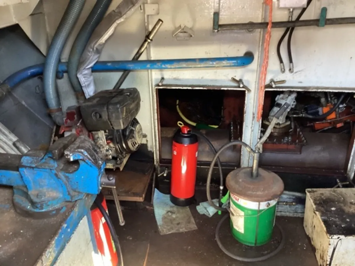 Staal Werkboot Kraanschip SB 24