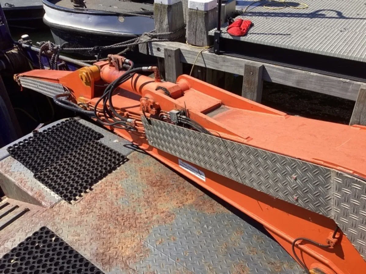 Staal Werkboot Kraanschip SB 24