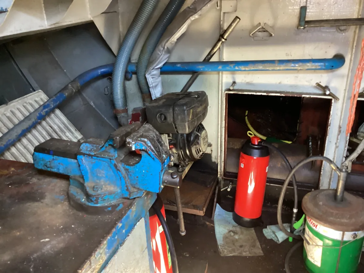 Staal Werkboot Kraanschip SB 24