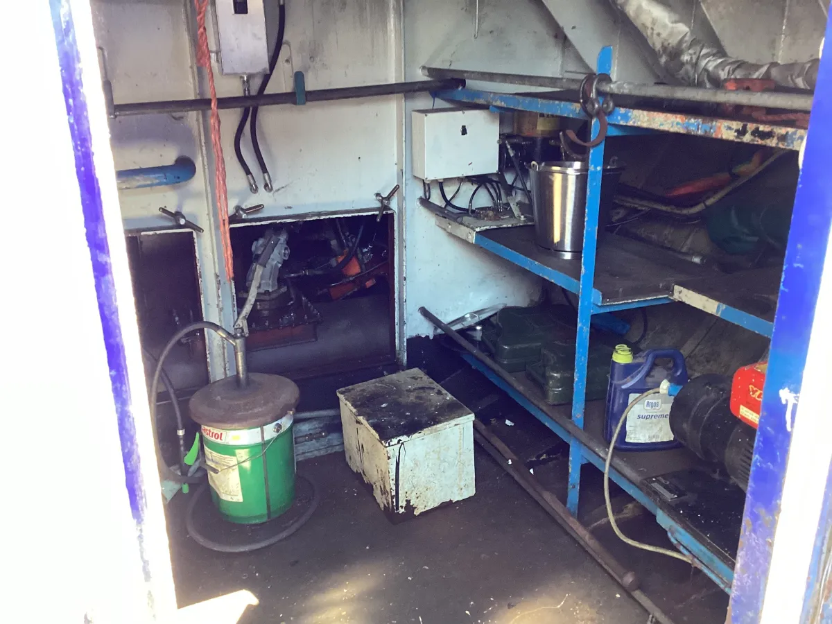 Staal Werkboot Kraanschip SB 24