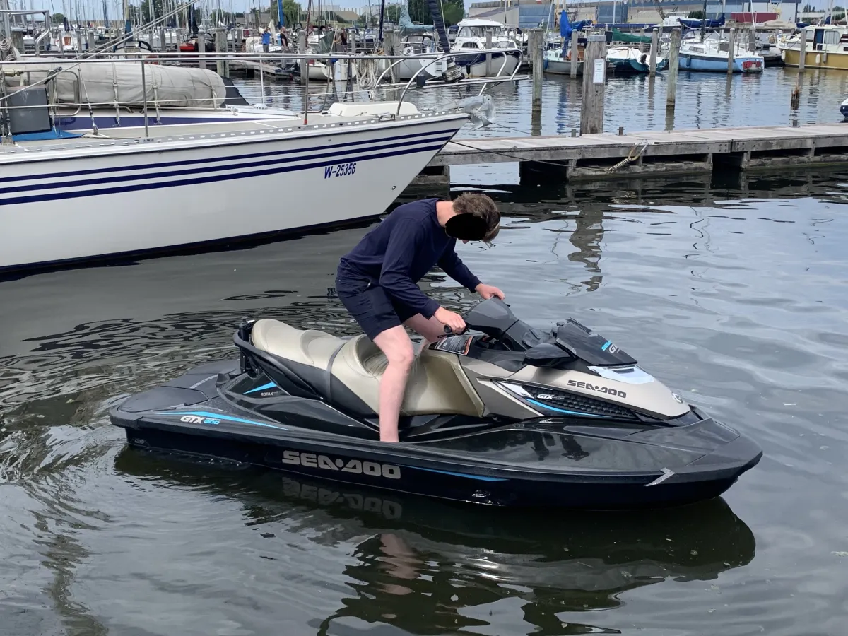 Polyester Jetski Sea-Doo GTX Limited 300